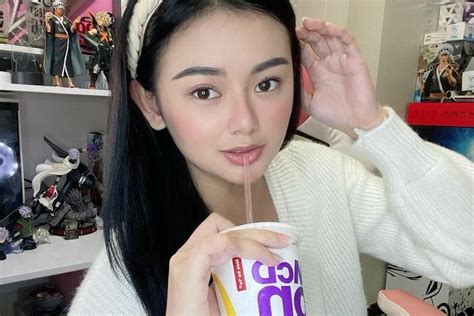 Pinay Viral Gamer Streamer Finger Herself .